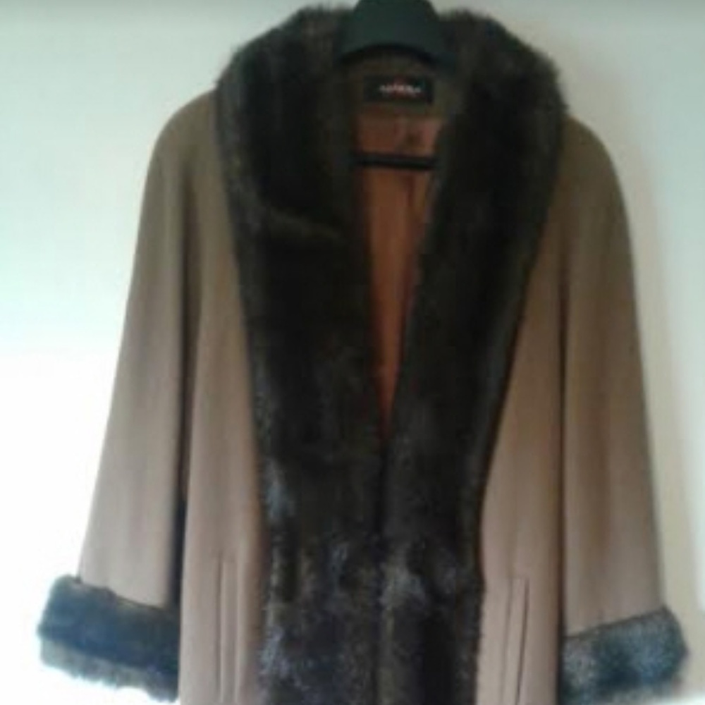 Vintage Camel Wool Coat with Mink Trim